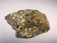 Almandin granát hrubý kus země původu CZ