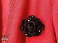 Háčkovaná brož růže - střední s korálky Dubový skřítek