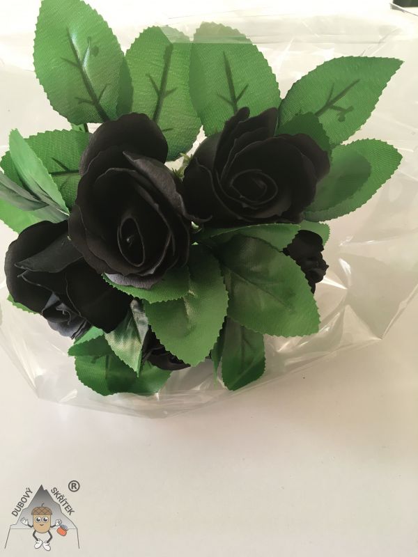 Mýdlové květy – střední Růže – černá 5 Dubový skřítek