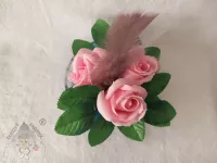 Skleněná miska s růžovými růžemi