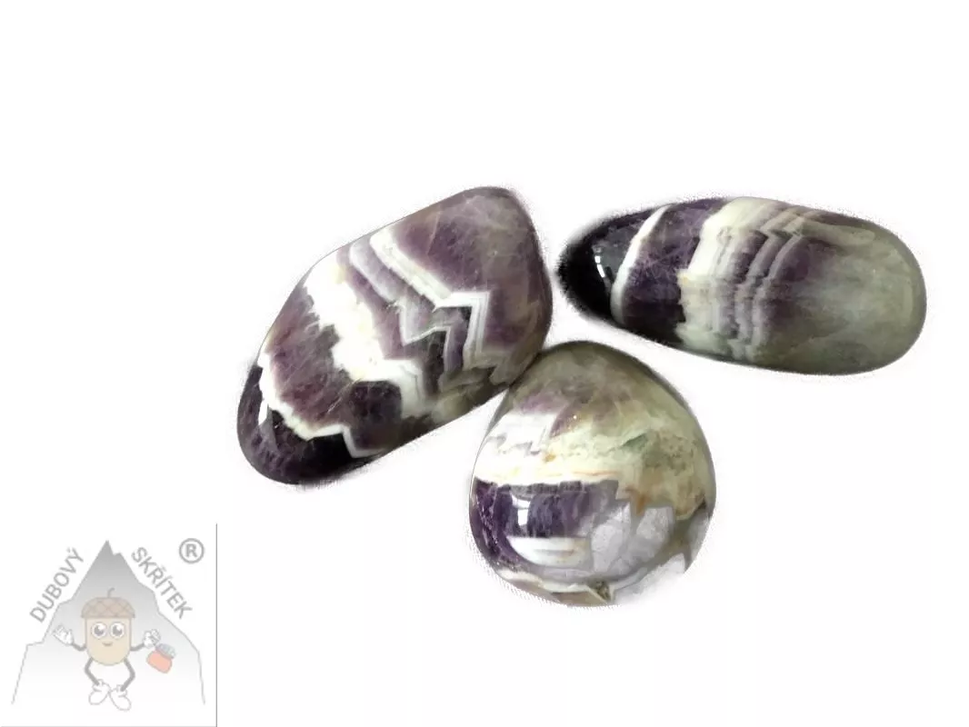 Ametyst Chevron tromlovaný – fialový a bílý přírodní kámen s klikatým vzorem