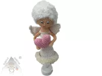 Háčkovaná Andělka se srdcem bílá– jemnost, která rozzáří váš domov