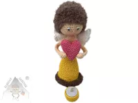 Háčkovaná Andělka se srdcem žlutá – jemnost, která rozzáří váš domov