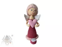 Háčkovaná Andělka se srdcem starorůžová– jemnost, která rozzáří váš domov