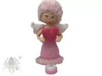 Háčkovaná Andělka se srdcem světle růžová – jemnost, která rozzáří váš domov
