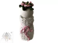 Háčkovaná dóza s šípkovou růží na víčku – elegance a praktičnost v jednom