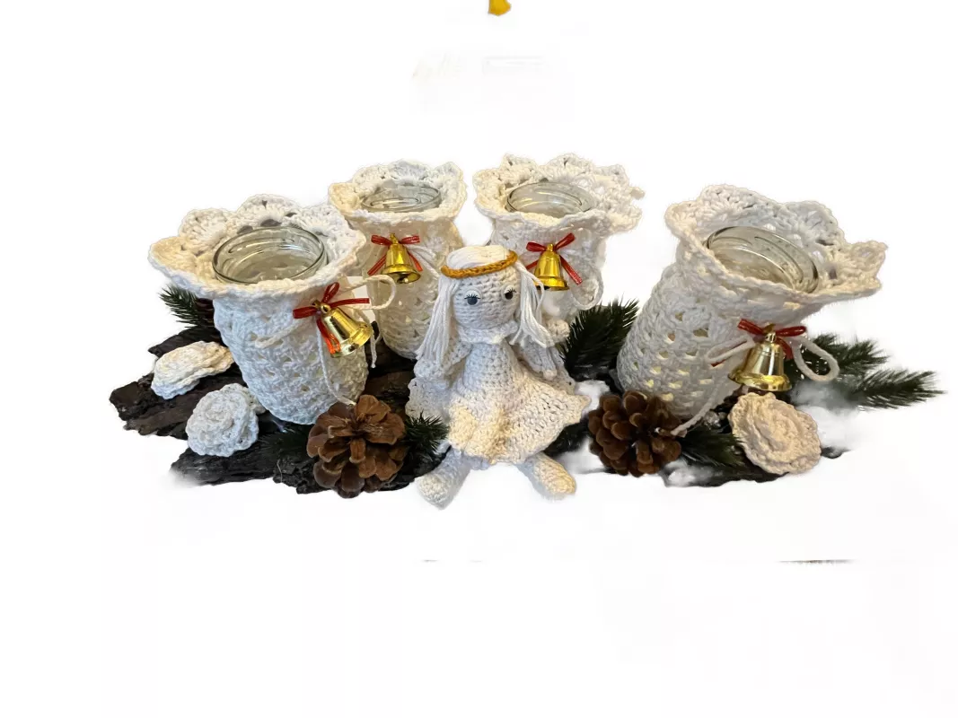 Háčkovaný adventní svícen - kouzlo ruční práce pro sváteční čas