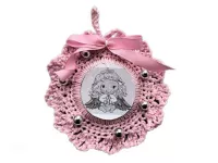 Háčkovaný mini věneček - drobná ozdoba s velkým kouzlem Dubový skřítek Háčkovaný mini věneček - drobná ozdoba s velkým kouzlem