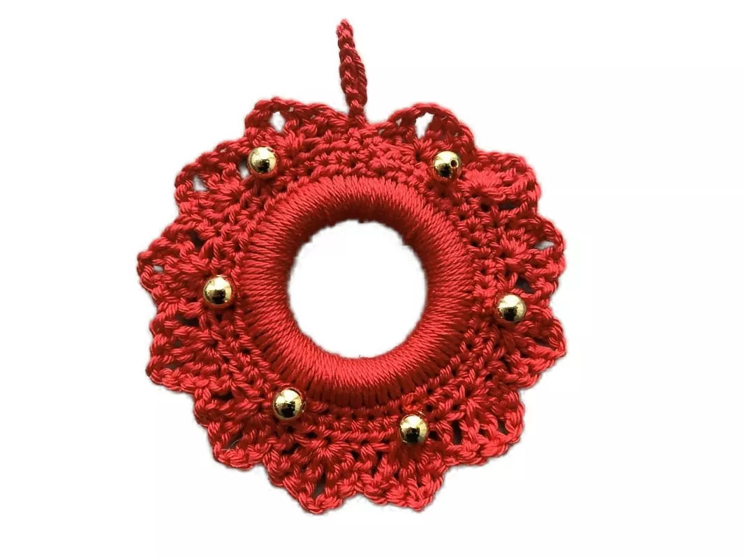 Háčkovaný mini věneček - drobná ozdoba s velkým kouzlem