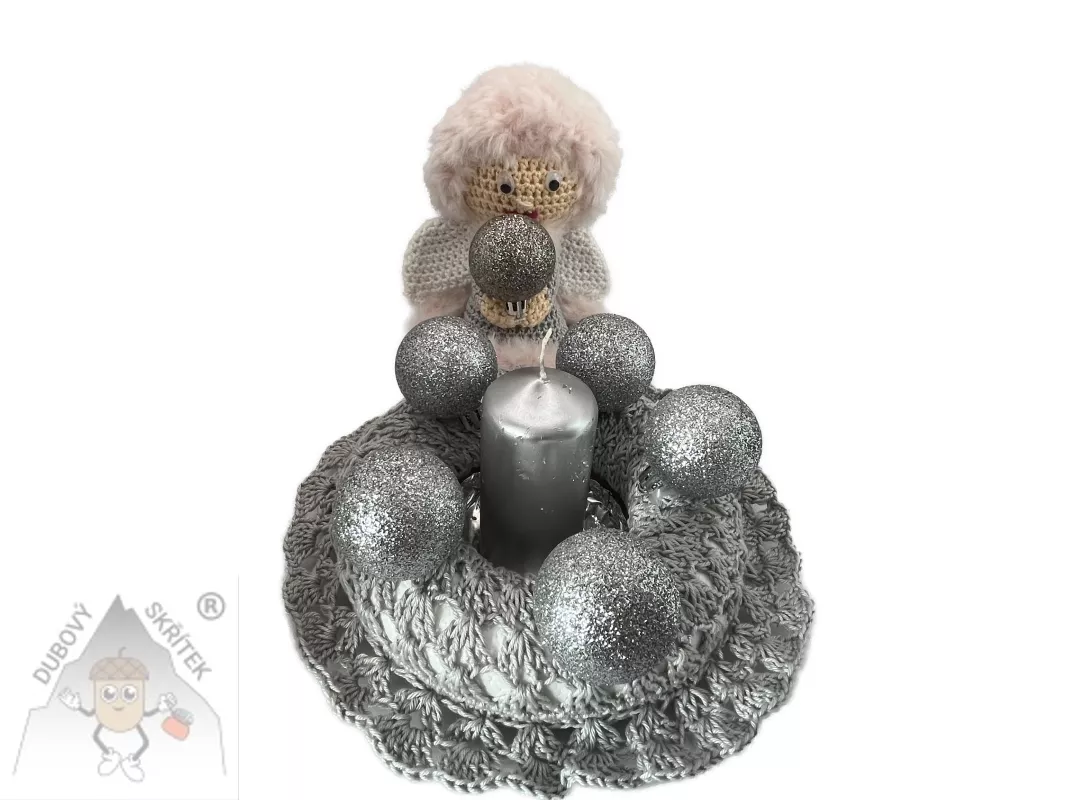 Háčkovaný svícen - stříbrná pohoda zimních večerů