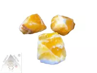 Surový kámen oranžového kalcitu s výraznou oranžovo-bílou kresbou