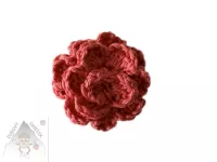 Háčkovaná brož ve tvaru květu, ručně vyráběná květinová dekorace z příze.