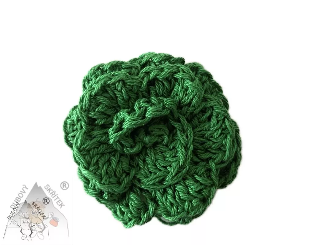 Háčkovaná brož ve tvaru květu, ručně vyráběná květinová dekorace z příze.