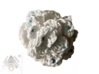 Háčkovaná brož ve tvaru květu, ručně vyráběná květinová dekorace z příze.