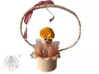 Háčkovaný košíček s mýdlovou panenkou a organzou – ruční dekorace