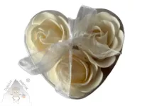 Mýdlové růže v srdíčku – bílá dárková sada