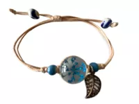 Náramek z lisovaných květů ve skle, kulatý přívěsek s růžovým květem, přírodní květinový šperk na stahovací šňůrce.