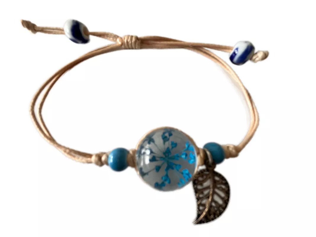 Náramek z lisovaných květů ve skle, kulatý přívěsek s růžovým květem, přírodní květinový šperk na stahovací šňůrce.