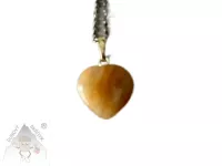Řetízek s přívěskem kamenné srdce – symbol lásky a přírodní elegance
