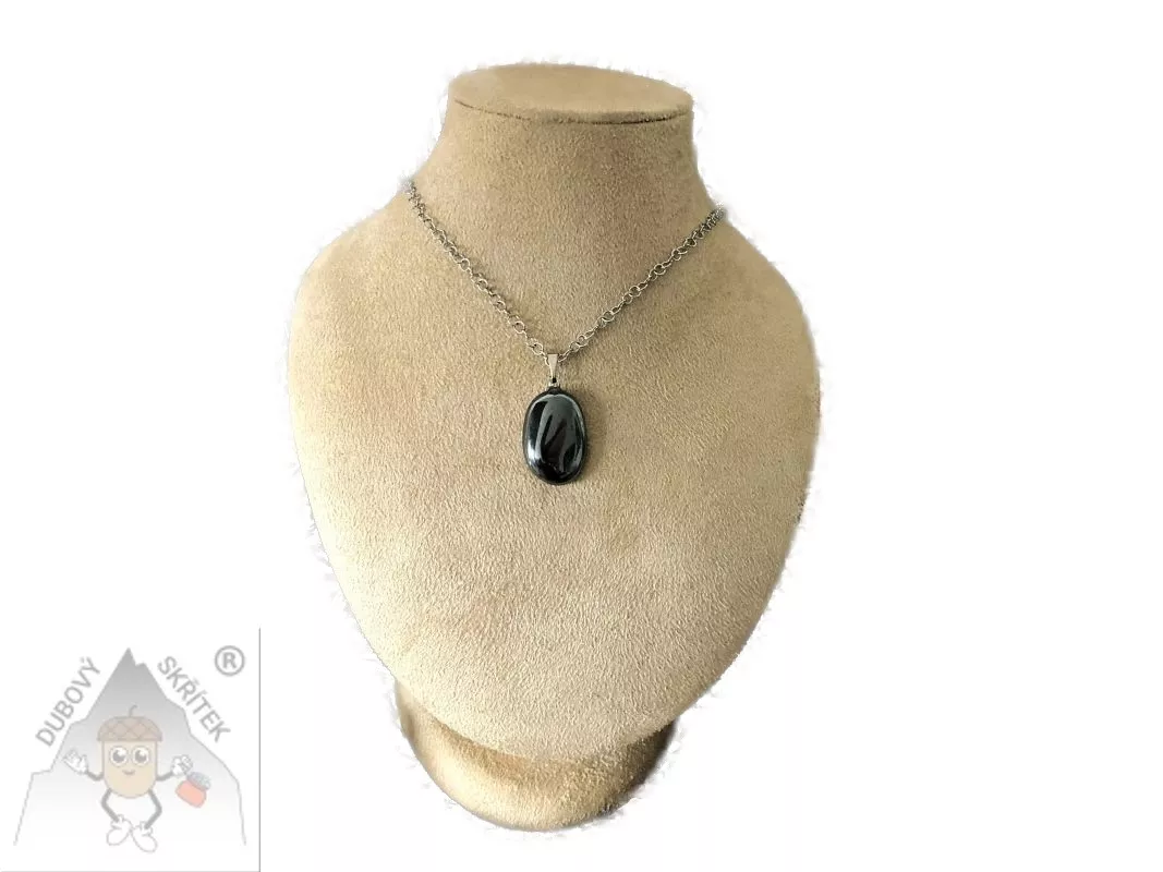 Řetízek s  přívěskem  z hematitu – síla minerálu v elegantním designu