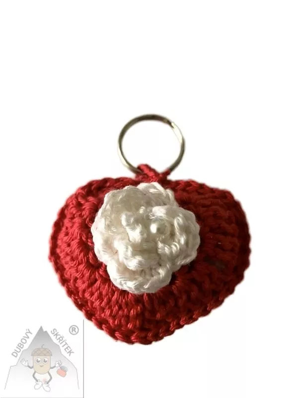 Romantické háčkované srdíčko - jemná dekorace na klíče i kabelku